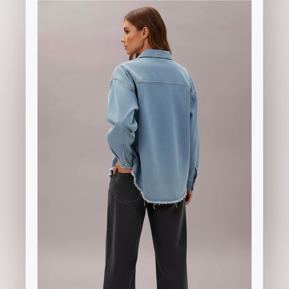 Stylish Oversized Blue Denim Jacket - Picture 4 of 6